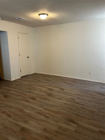 1201 Kimbrough Street, White Settlement, TX 76108