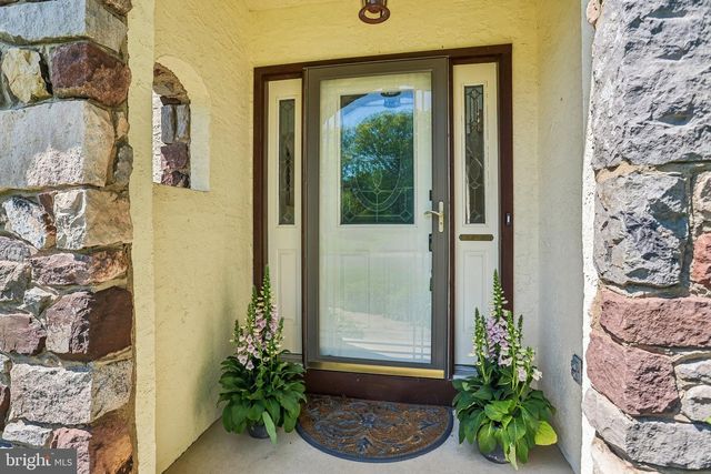 642 FRIAR DR, Yardley, PA 19067