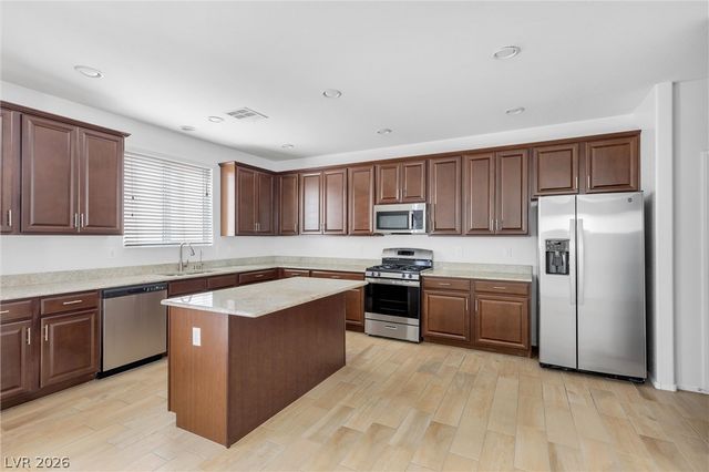 8076 Satin Carnation Lane, Las Vegas, NV 89166