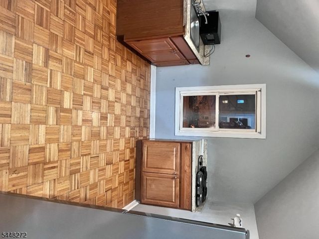 160 Brill St, Newark City, NJ 07105