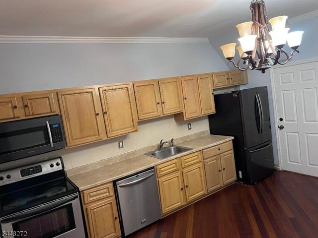 160 Brill St, Newark City, NJ 07105
