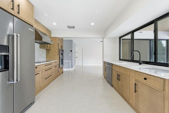 3420 NE 26th Avenue, Lighthouse Point, FL 33064