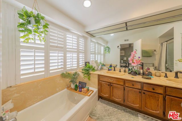 20737 Roscoe Boulevard 704, Winnetka (los Angeles), CA 91306