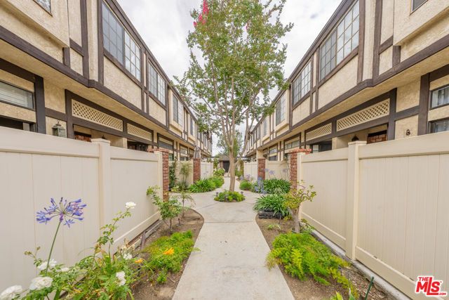 20737 Roscoe Boulevard 704, Winnetka (los Angeles), CA 91306