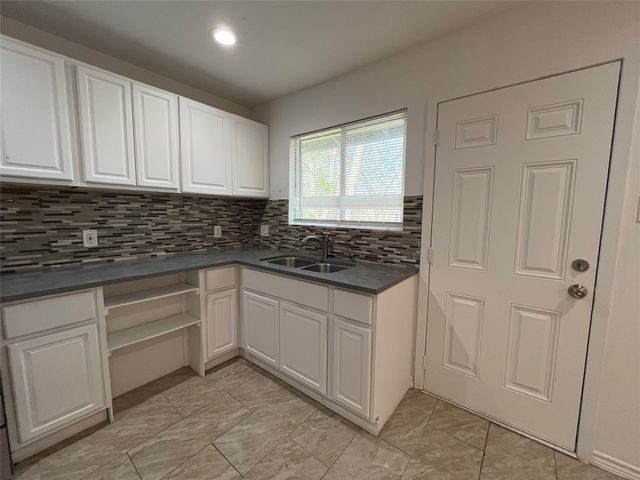 5828 Lazy River Drive, Dallas, TX 75241