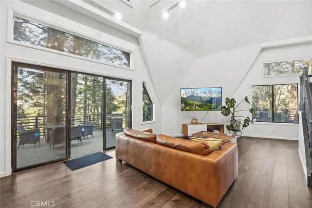 1349 Valley View, Crestline, CA 92325