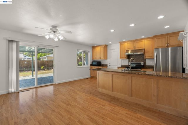 921 Rock Ave, Fremont, CA 94536