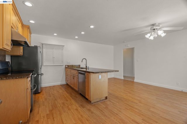 921 Rock Ave, Fremont, CA 94536