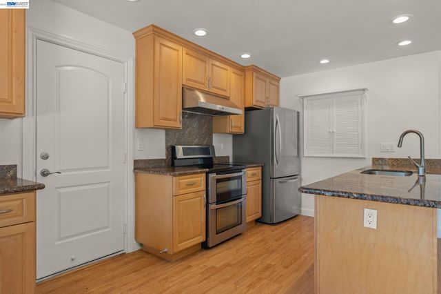 921 Rock Ave, Fremont, CA 94536