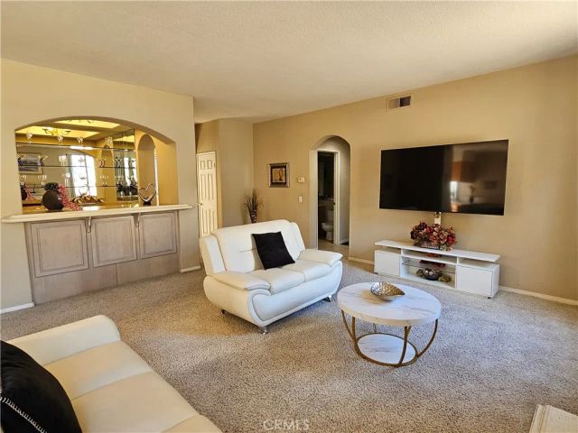 1050 Ginger Circle, Corona, CA 92879