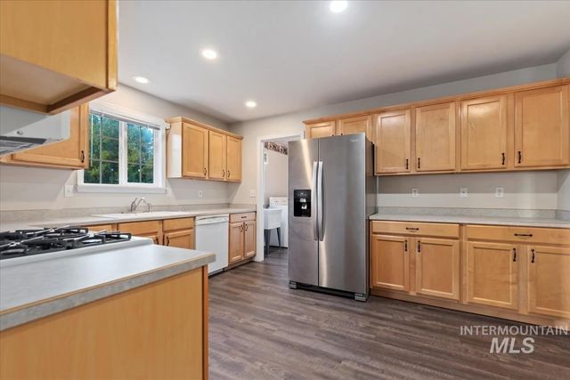 885 Aspen Place, Mountain Home, ID 83647