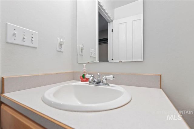 885 Aspen Place, Mountain Home, ID 83647