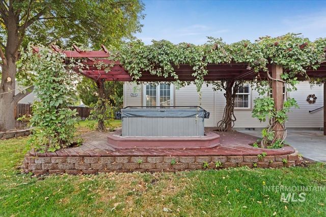 885 Aspen Place, Mountain Home, ID 83647