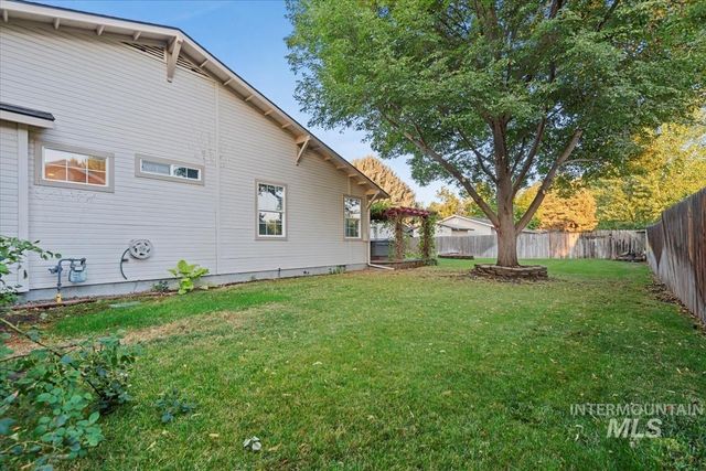 885 Aspen Place, Mountain Home, ID 83647