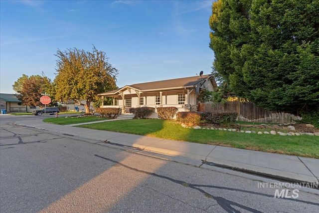 885 Aspen Place, Mountain Home, ID 83647