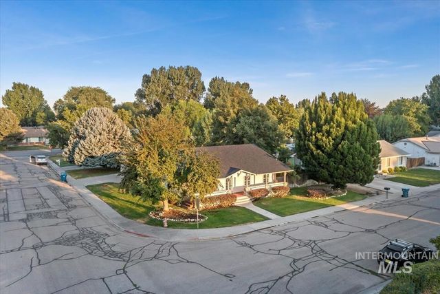 885 Aspen Place, Mountain Home, ID 83647