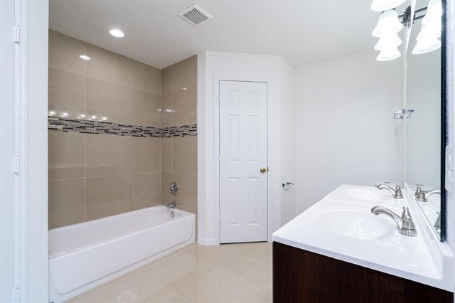 986 SW Romaine Lane, Port St. Lucie, FL 34953