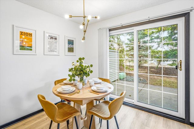 4058 Wilshire Circle 48, Shoreview, MN 55126