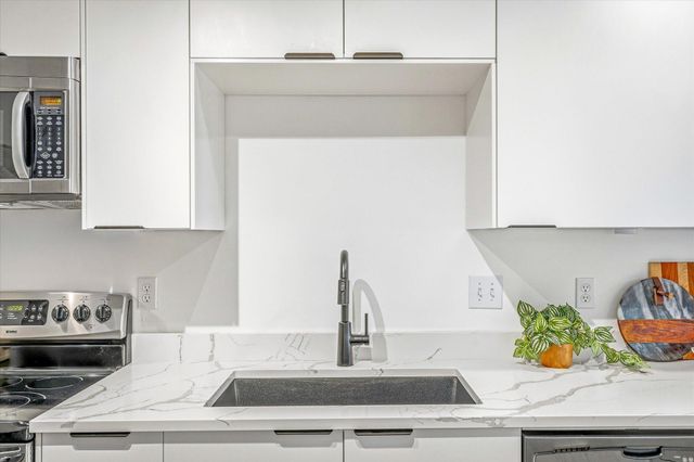 4058 Wilshire Circle 48, Shoreview, MN 55126