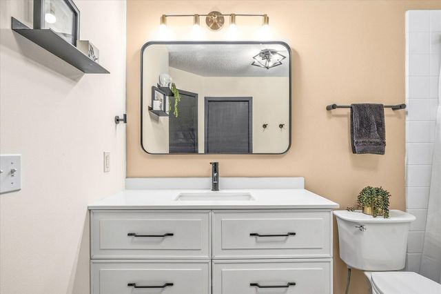 4058 Wilshire Circle 48, Shoreview, MN 55126