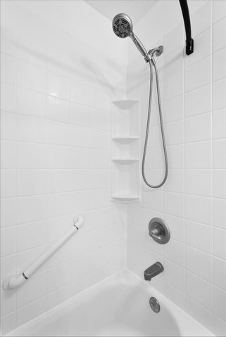 4058 Wilshire Circle 48, Shoreview, MN 55126