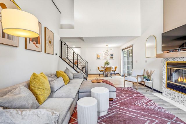 4058 Wilshire Circle 48, Shoreview, MN 55126