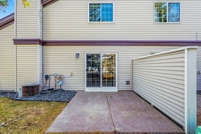 4058 Wilshire Circle 48, Shoreview, MN 55126