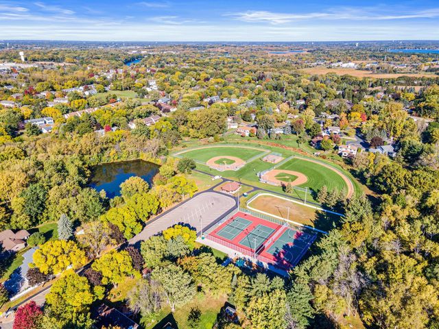 4058 Wilshire Circle 48, Shoreview, MN 55126