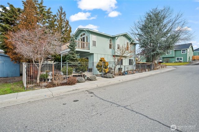 1074 Corum Circle, East Wenatchee, WA 98802