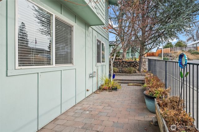 1074 Corum Circle, East Wenatchee, WA 98802