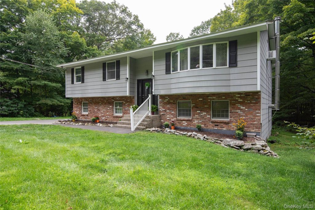 561 Farmers Mills Road, Carmel, NY 10512