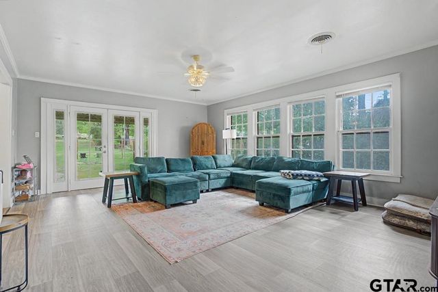 5503 Victory Drive, Marshall, TX 75672