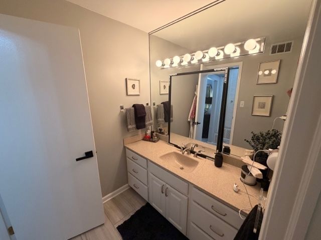 225 Lake Boulevard 517, Buffalo Grove, IL 60089