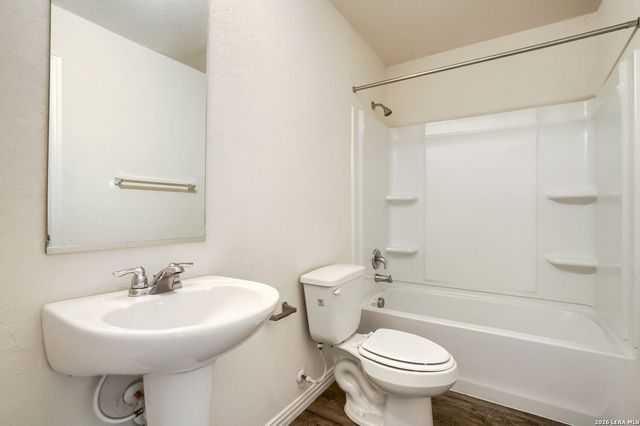 1602 Sunset St, Seguin, TX 78155