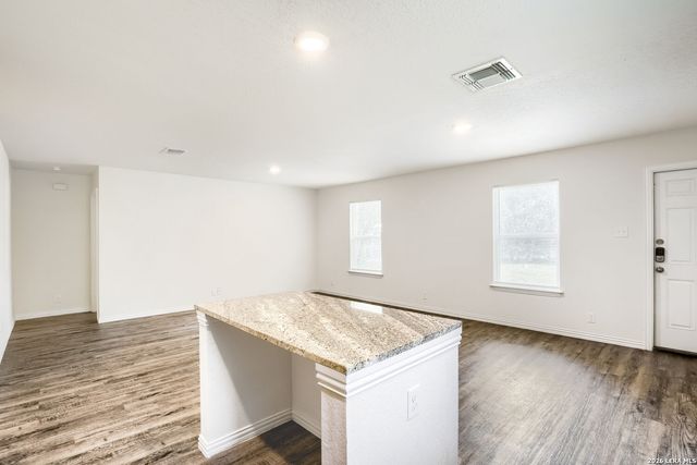 1602 Sunset St, Seguin, TX 78155