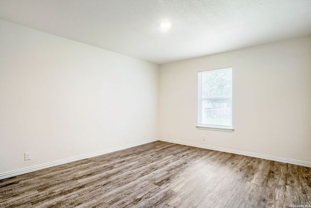 1602 Sunset St, Seguin, TX 78155