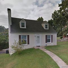 6710 Kenwood Drive, St Louis, MO 63121