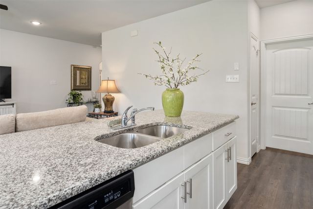 106 Willowbend Loop, Mabank, TX 75147