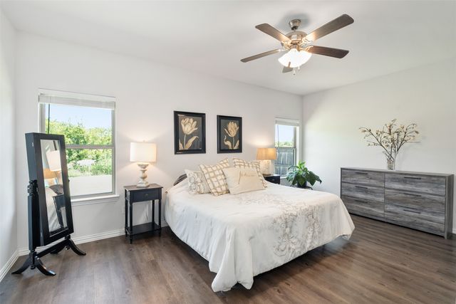 106 Willowbend Loop, Mabank, TX 75147