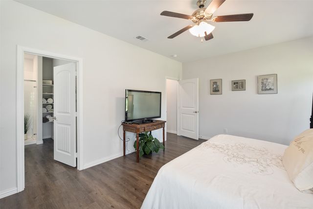 106 Willowbend Loop, Mabank, TX 75147