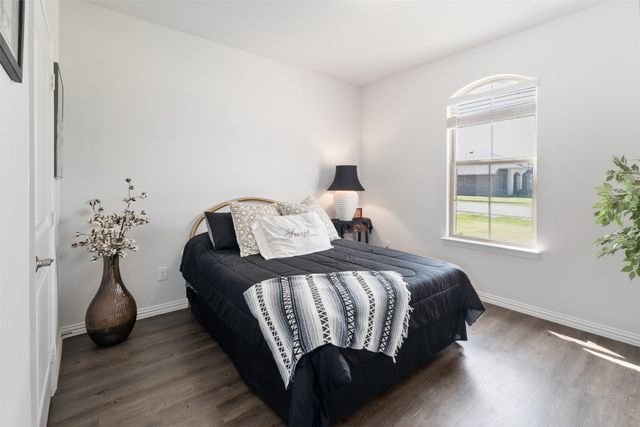 106 Willowbend Loop, Mabank, TX 75147