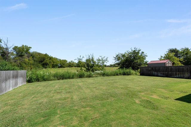 106 Willowbend Loop, Mabank, TX 75147