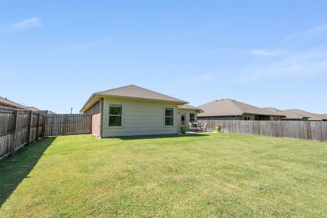 106 Willowbend Loop, Mabank, TX 75147