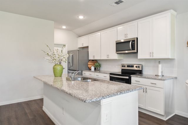 106 Willowbend Loop, Mabank, TX 75147