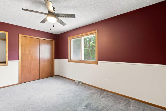 19 Heights Road NW, Saint Michael, MN 55376
