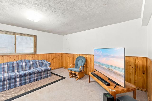19 Heights Road NW, Saint Michael, MN 55376