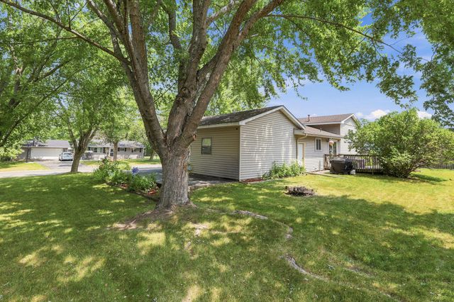 19 Heights Road NW, Saint Michael, MN 55376