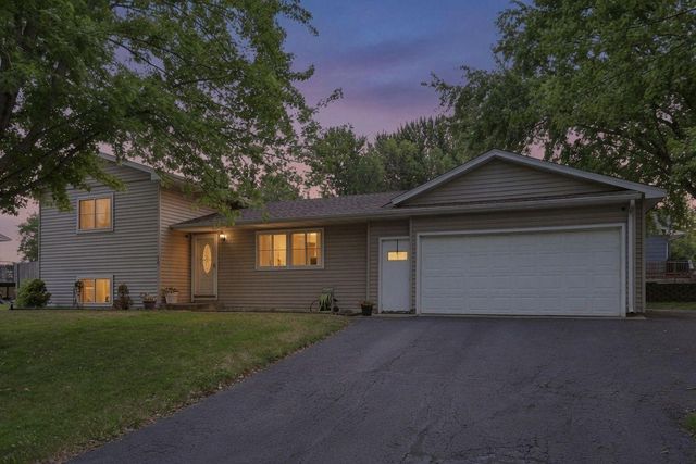 19 Heights Road NW, Saint Michael, MN 55376