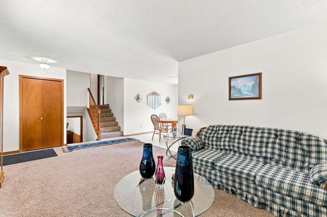 19 Heights Road NW, Saint Michael, MN 55376