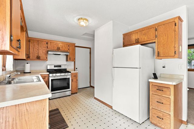 19 Heights Road NW, Saint Michael, MN 55376